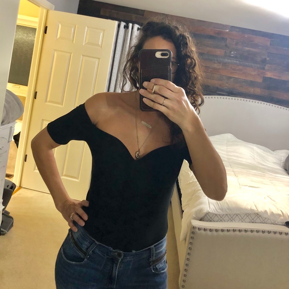 Sweetheart neckline off the shoulder body suit